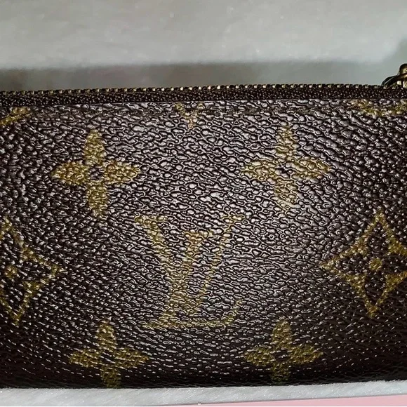 ❌❌SOLD❌❌100% Authentic Louis Vuitton Key Cles. - Picture 5 of 16